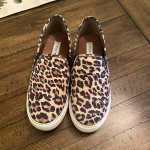 Like new Cheetah Steve Madden slip ons